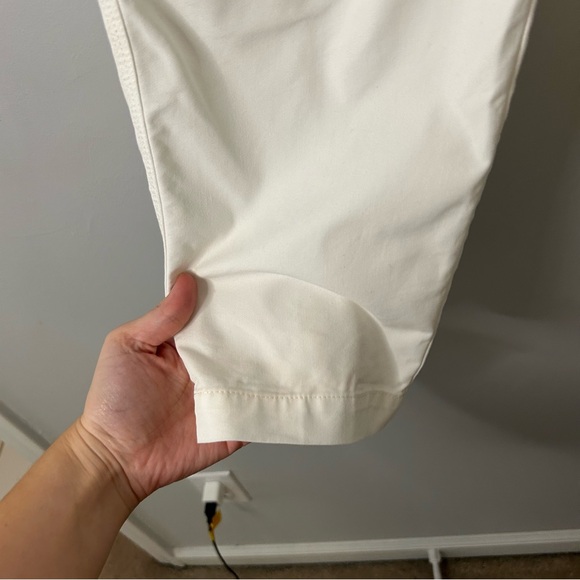 Aritzia Wilfred Free Day Off Pants in White - Picture 4 of 10